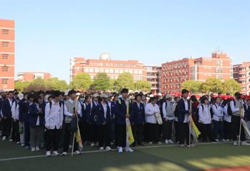 劳动砺心智 实践促成长|我校开展雅周现代农业园研学暨劳动实践活动