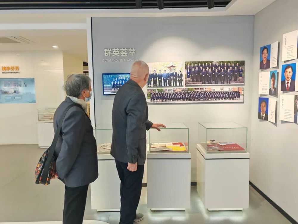 1a1357b20cf2424e8e923f42886a1ca8.jpg 1a1357b20cf2424e8e923f42886a1ca8.jpg