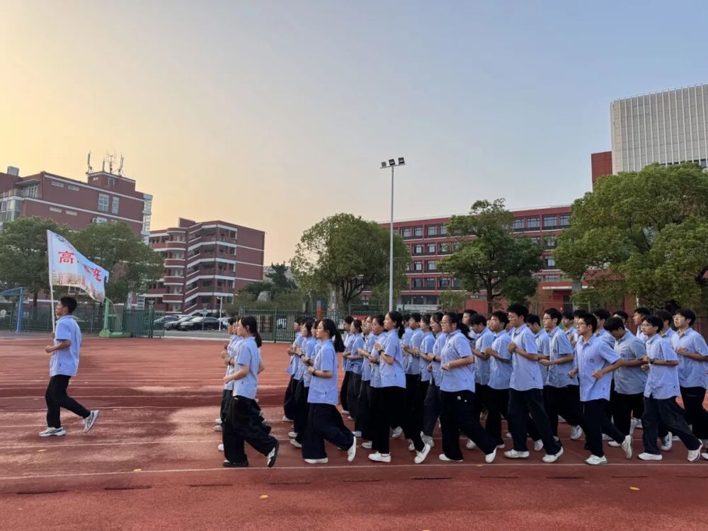 9a04a21a1e004a5095f34db252b858db.jpg 9a04a21a1e004a5095f34db252b858db.jpg