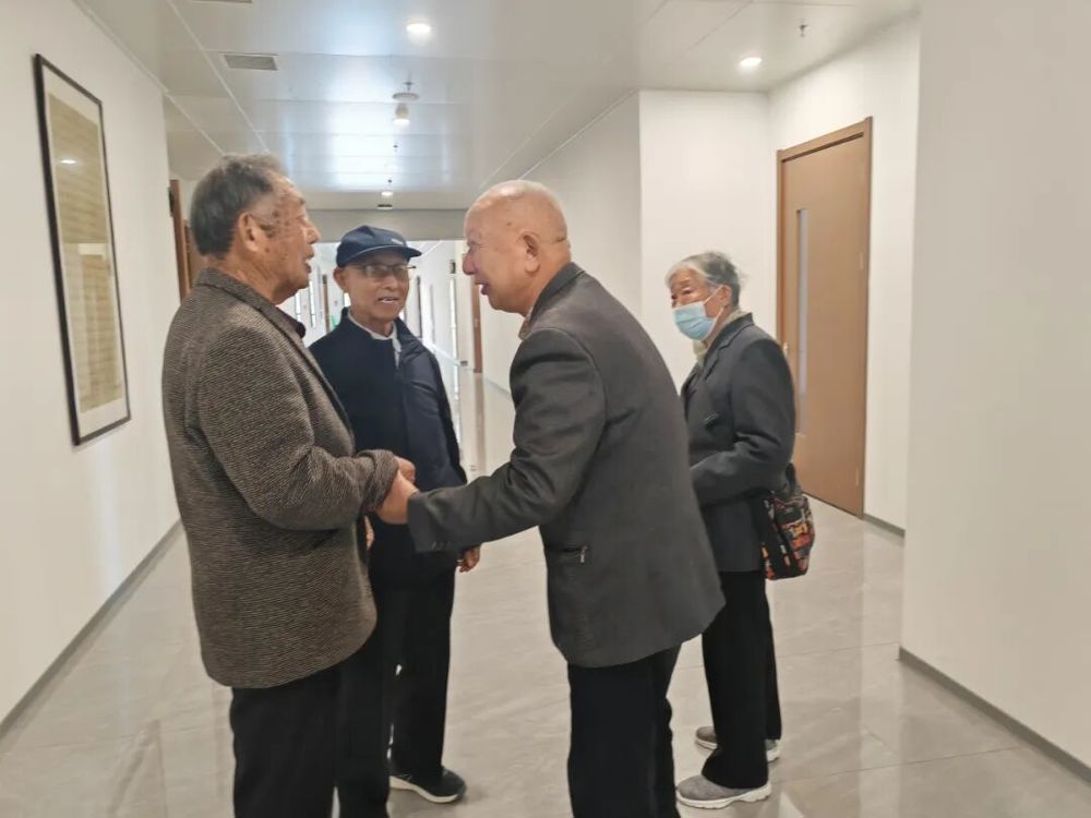 f54ad13ed3e84aea89119fcea5db71bf.jpg f54ad13ed3e84aea89119fcea5db71bf.jpg